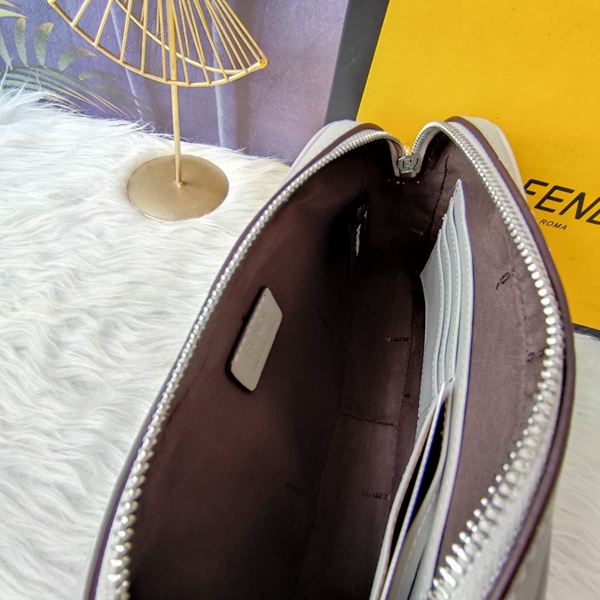 スーパーコピーブランドバッグ着用イメージ